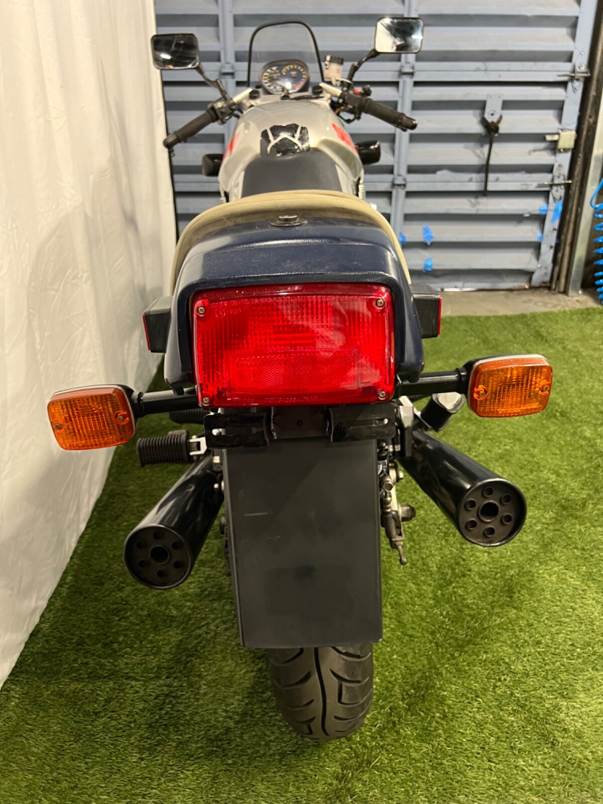 Suzuki-GSX-Katana-1982-25