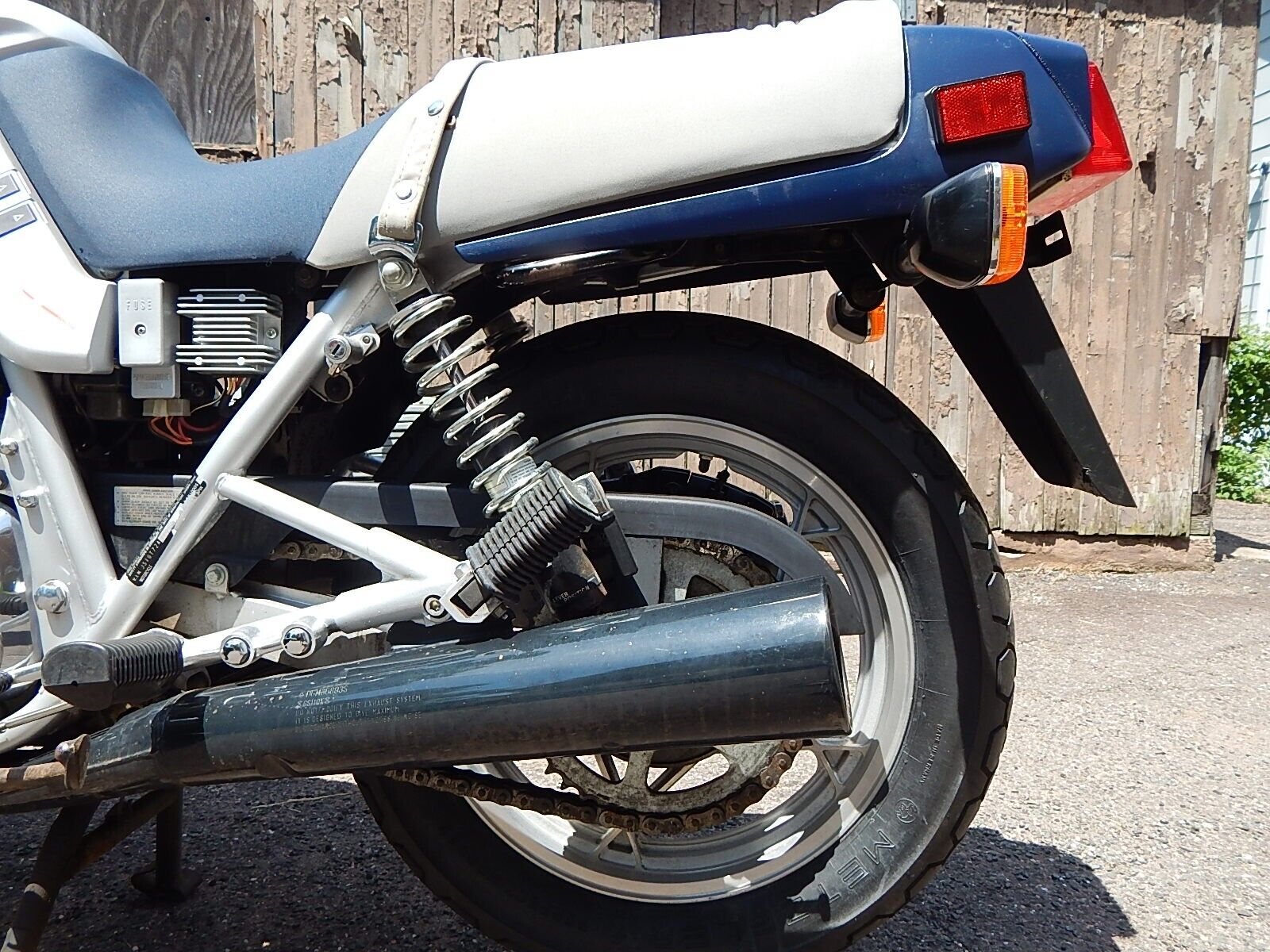Suzuki-GSX-Katana-1982-26