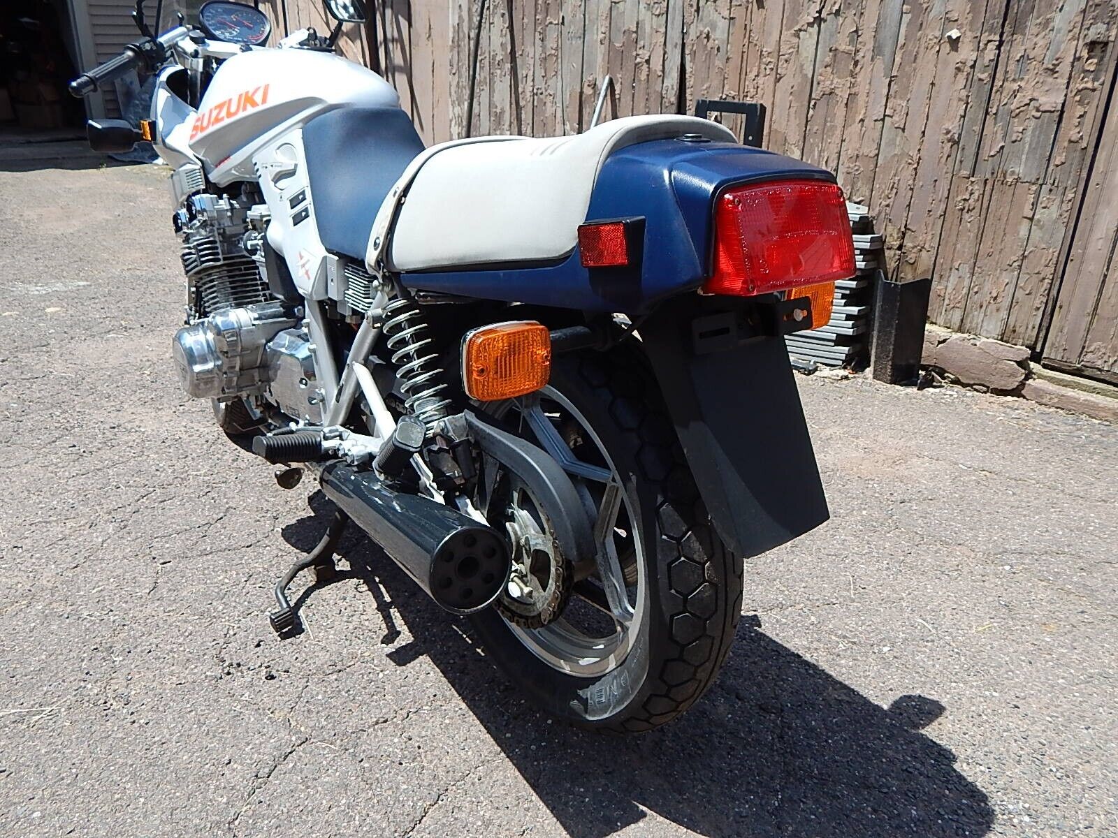 Suzuki-GSX-Katana-1982-27