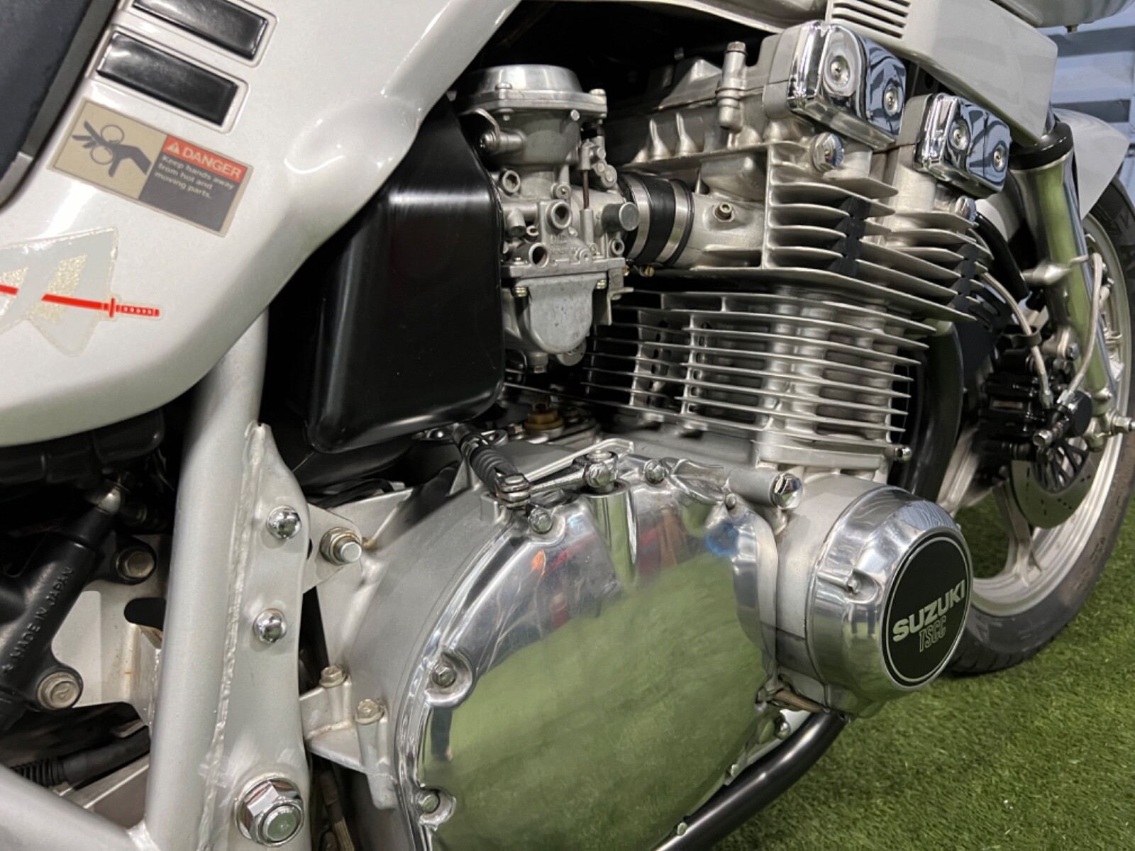 Suzuki-GSX-Katana-1982-29