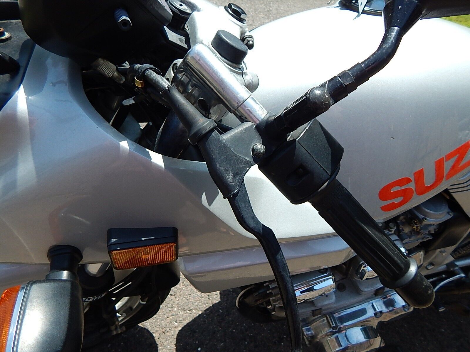 Suzuki-GSX-Katana-1982-32