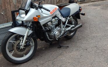 Suzuki-GSX-Katana-1982-39