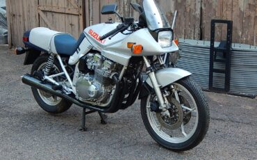 Suzuki-GSX-Katana-1982-4
