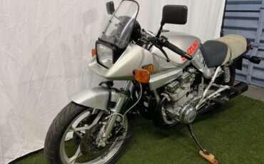 Suzuki-GSX-Katana-1982-5
