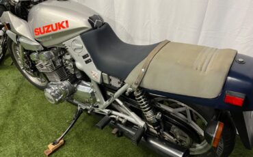 Suzuki-GSX-Katana-1982-6