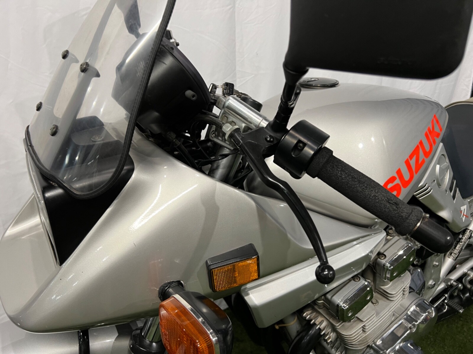 Suzuki-GSX-Katana-1982-7