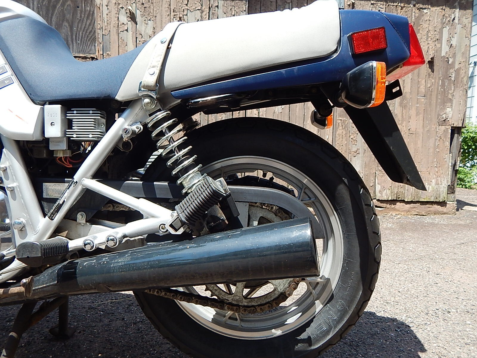 Suzuki-GSX-Katana-1982-9
