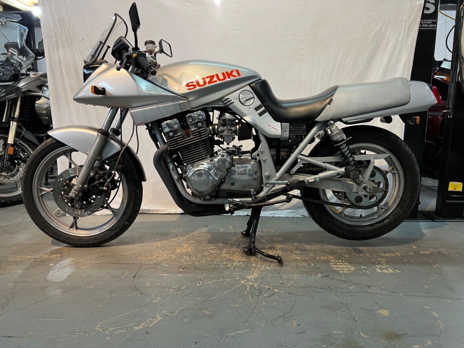 Suzuki-GSX-Katana-1982