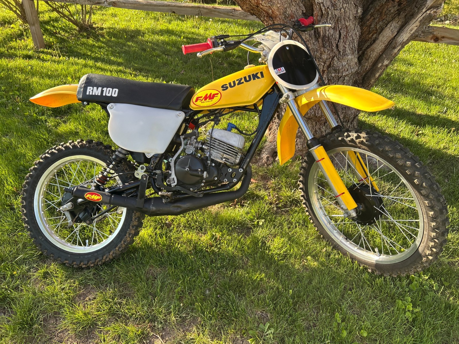Suzuki-RM-1976
