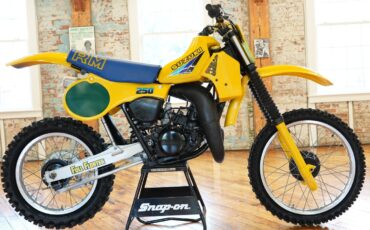 Suzuki-RM250-1983-1