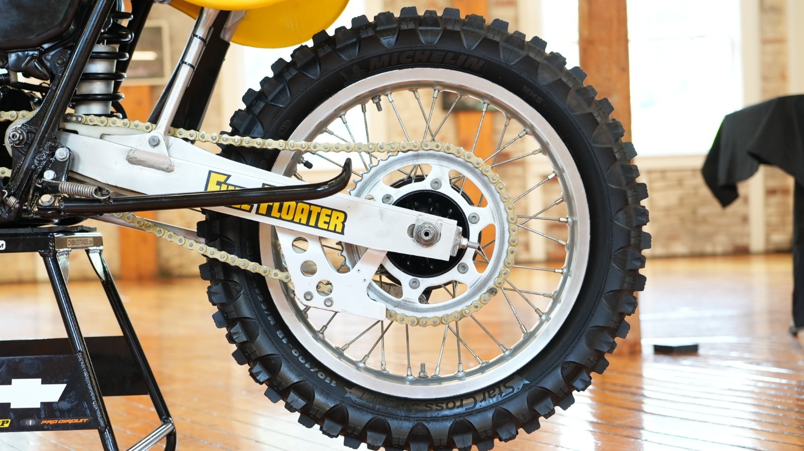Suzuki-RM250-1983-12