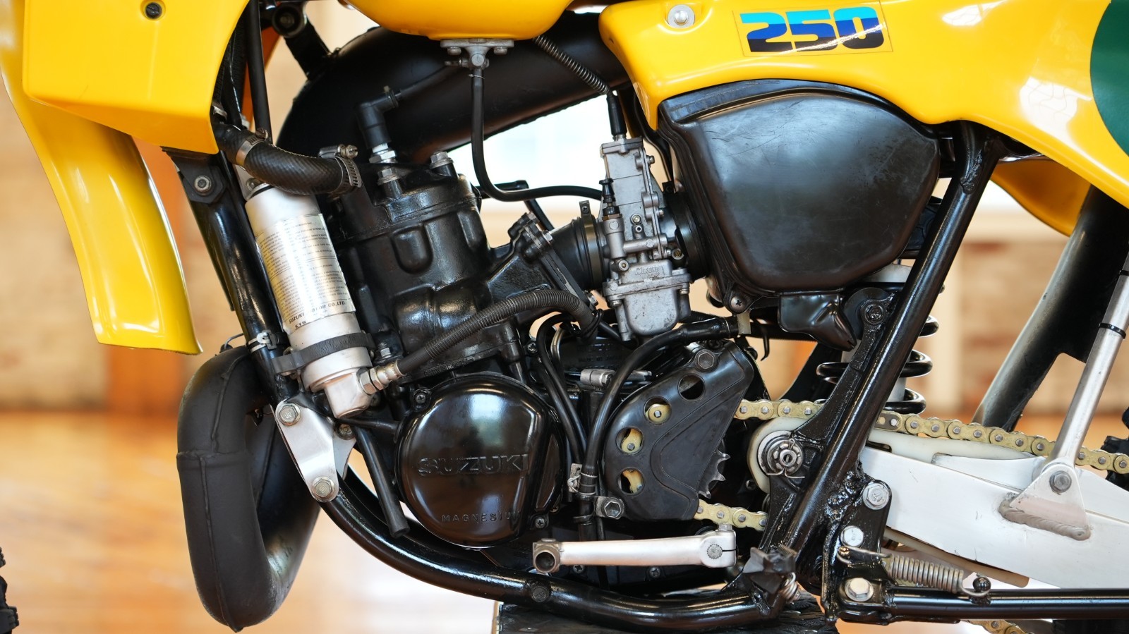 Suzuki-RM250-1983-15