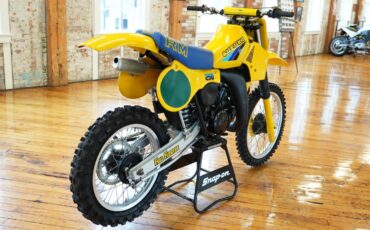 Suzuki-RM250-1983-2