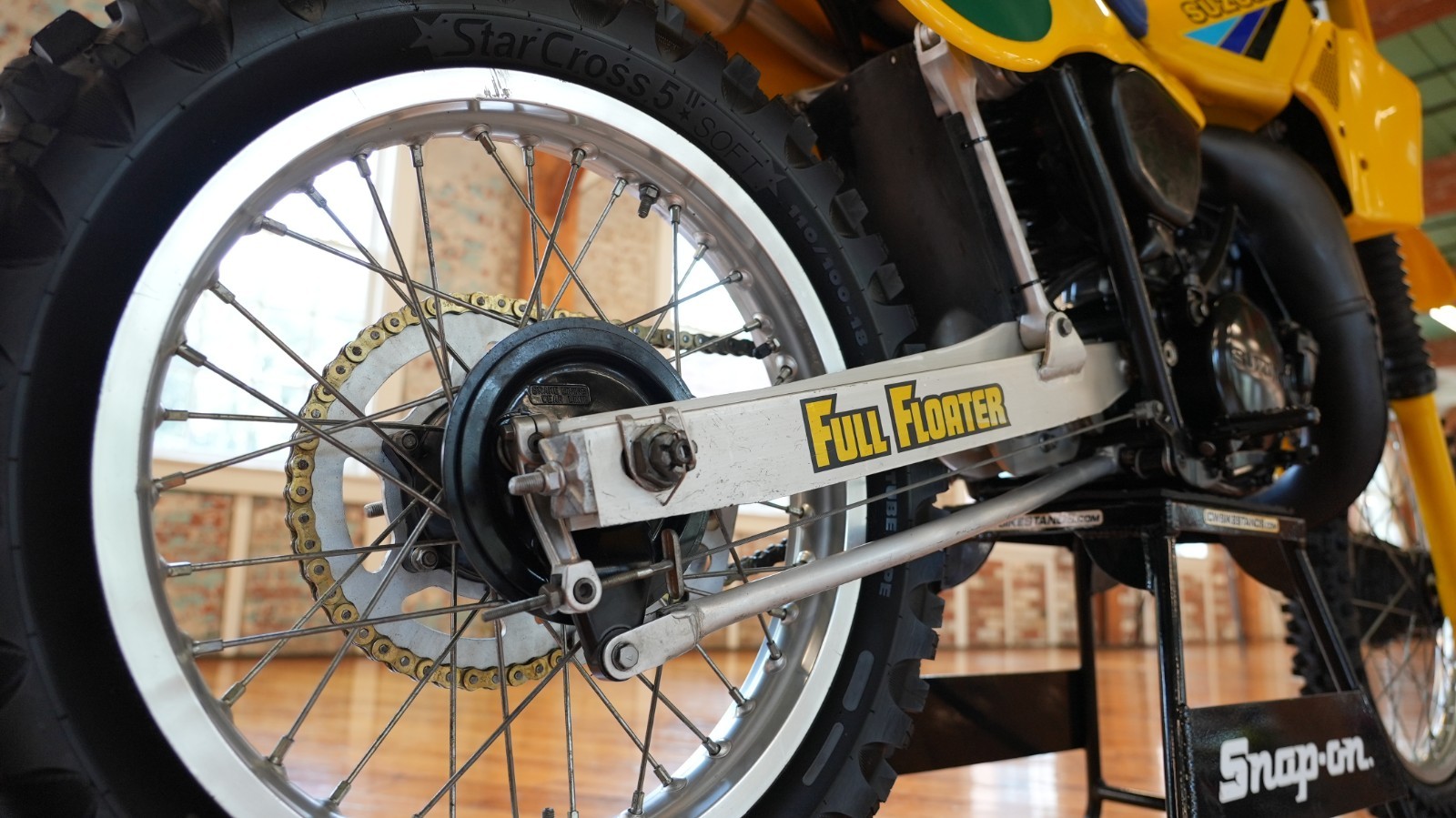 Suzuki-RM250-1983-22