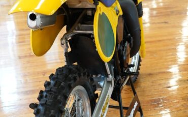 Suzuki-RM250-1983-3