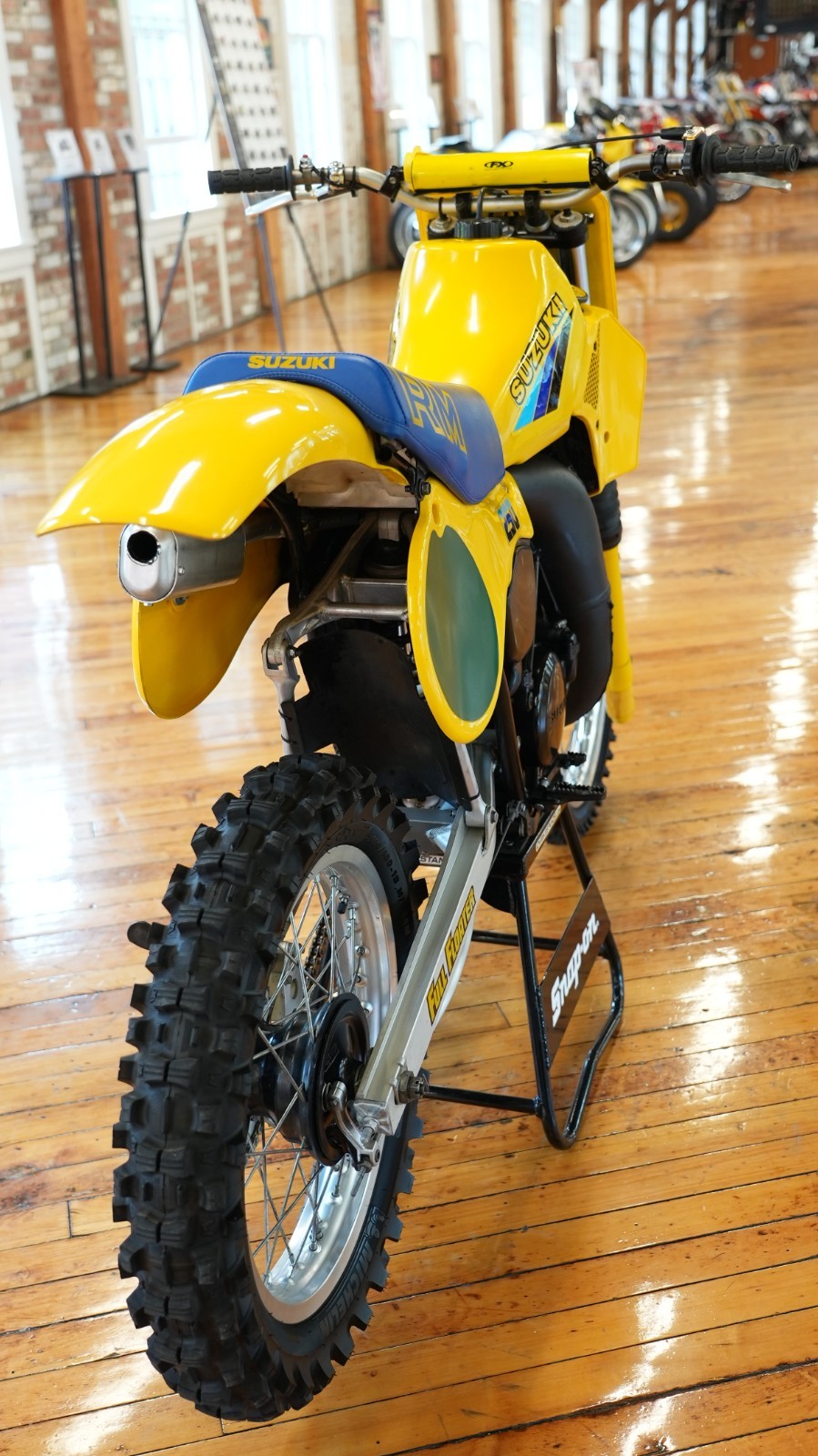 Suzuki-RM250-1983-3