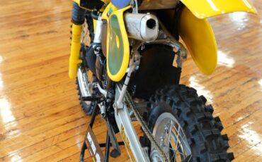 Suzuki-RM250-1983-4