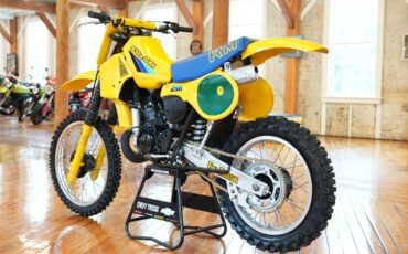 Suzuki-RM250-1983-5