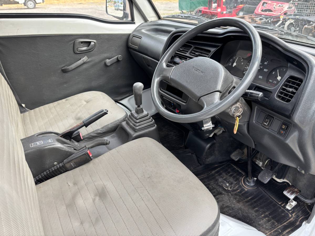 Suzuki-carry-1995-white-31