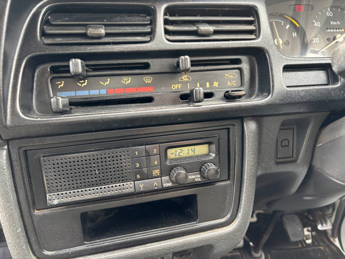 Suzuki-carry-1995-white-8