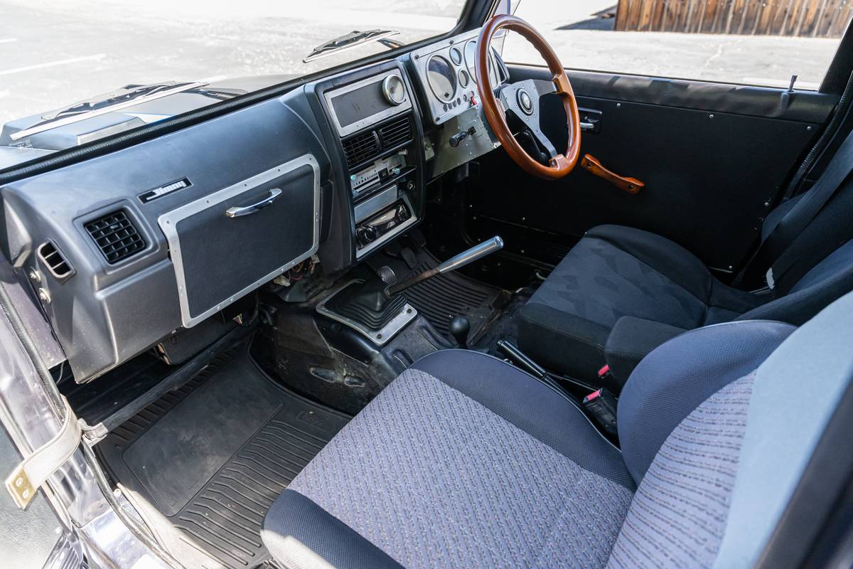 Suzuki-jimny-1992-30