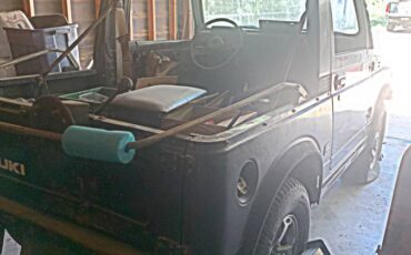 Suzuki-samurai-1982-black-1