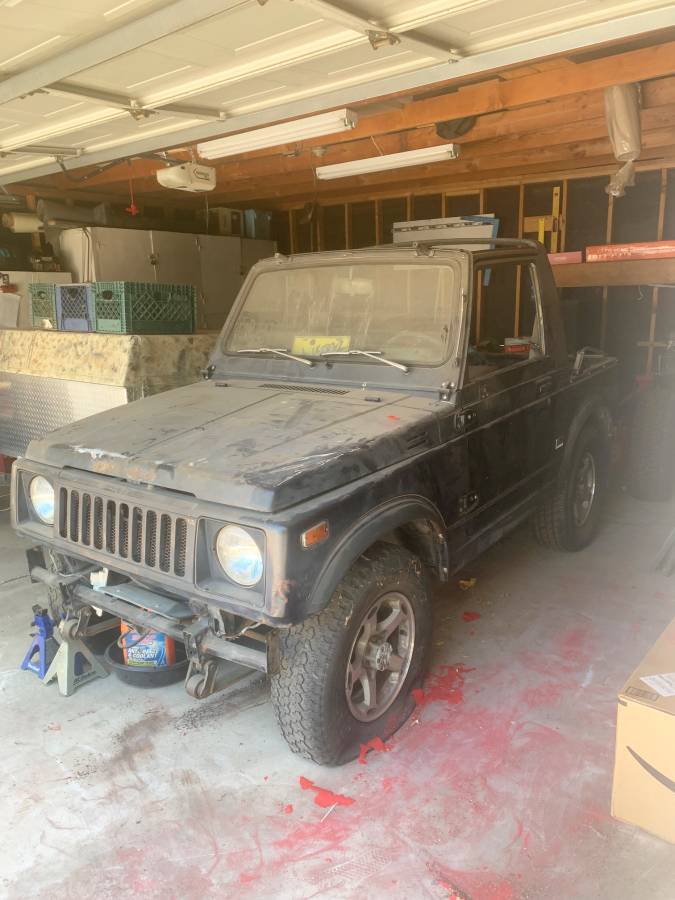 Suzuki-samurai-1982-black-2