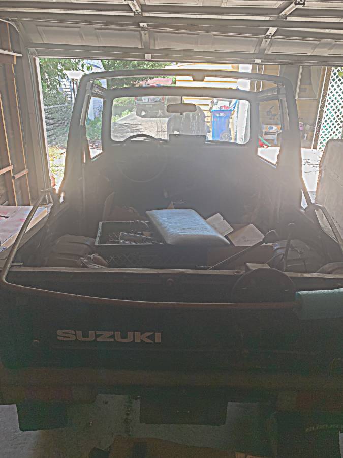 Suzuki-samurai-1982-black-7