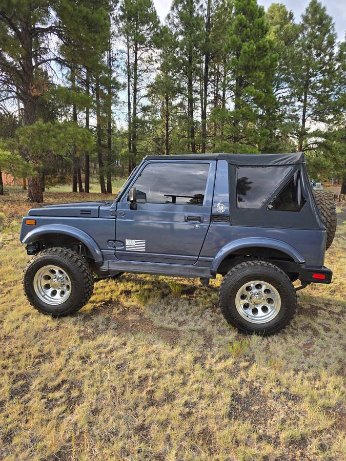 Suzuki-samurai-1986-blue