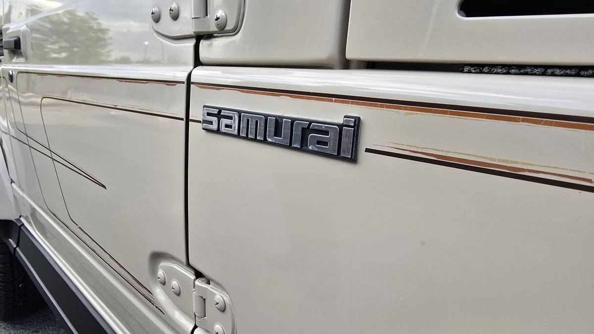 Suzuki-samurai-1987-yellow-1