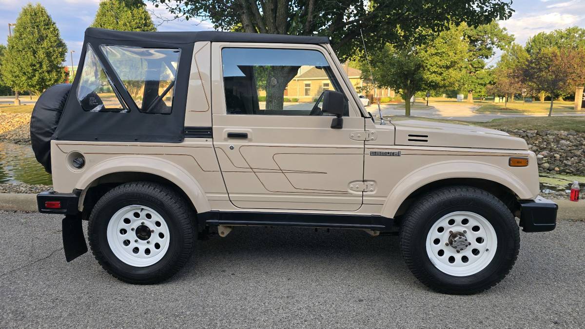 Suzuki-samurai-1987-yellow-2