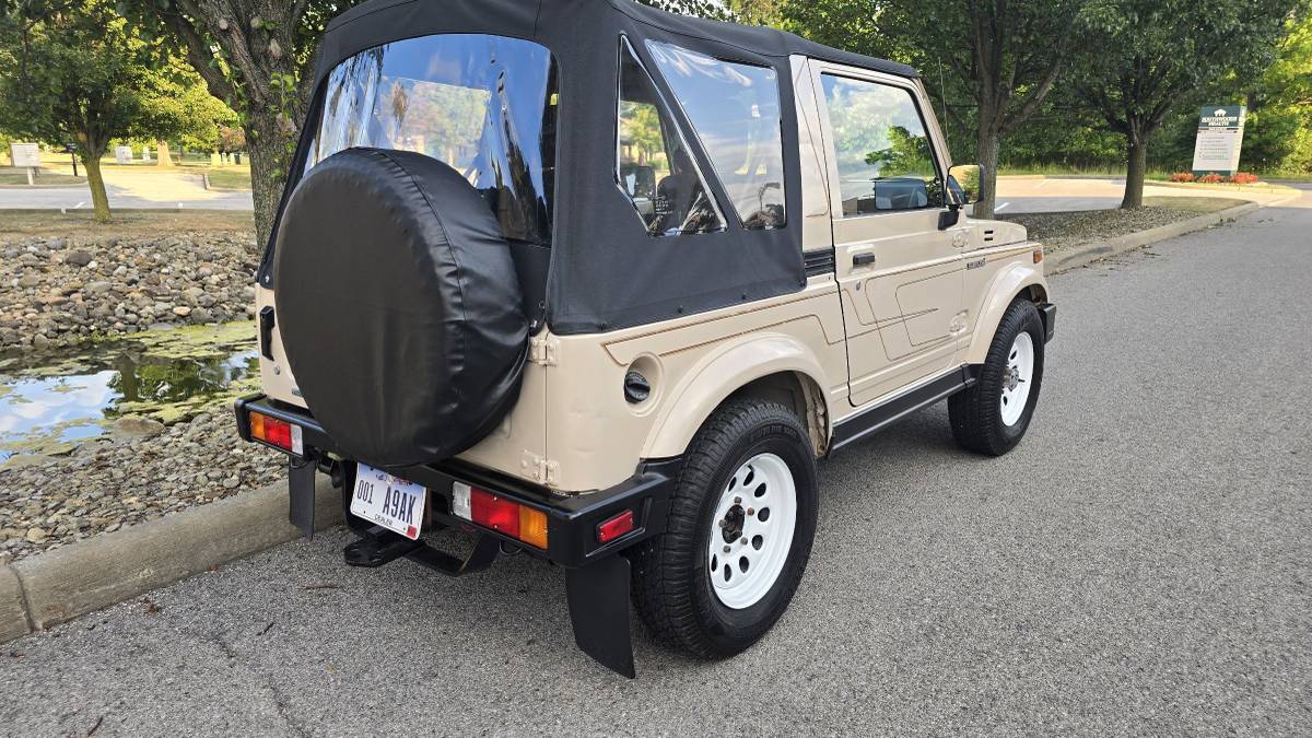 Suzuki-samurai-1987-yellow-3