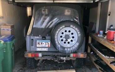 Suzuki-samurai-1988-grey-3