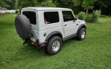 Suzuki-samurai-4x4-1986-white-1