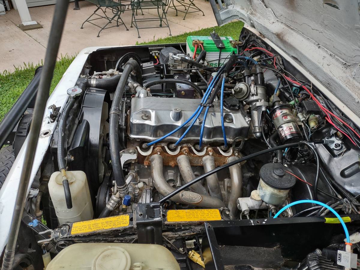 Suzuki-samurai-4x4-1986-white-10