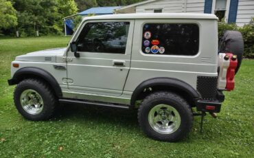Suzuki-samurai-4x4-1986-white-14