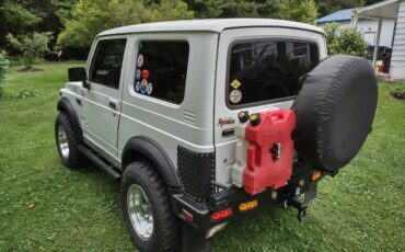 Suzuki-samurai-4x4-1986-white-15