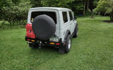 Suzuki-samurai-4x4-1986-white-16