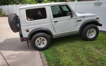 Suzuki-samurai-4x4-1986-white-17
