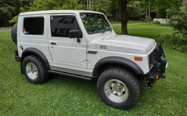 Suzuki-samurai-4x4-1986-white-2