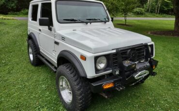 Suzuki-samurai-4x4-1986-white-3