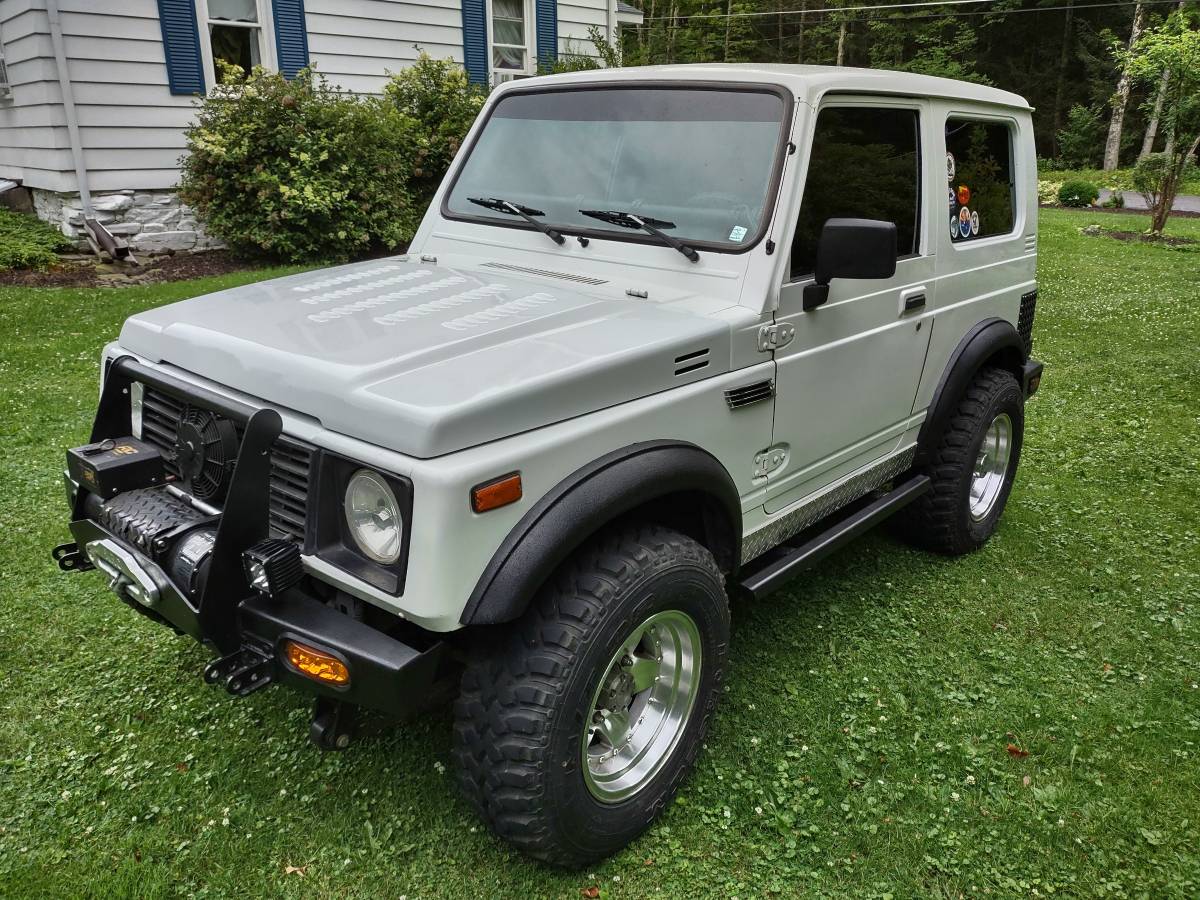 Suzuki-samurai-4x4-1986-white-4