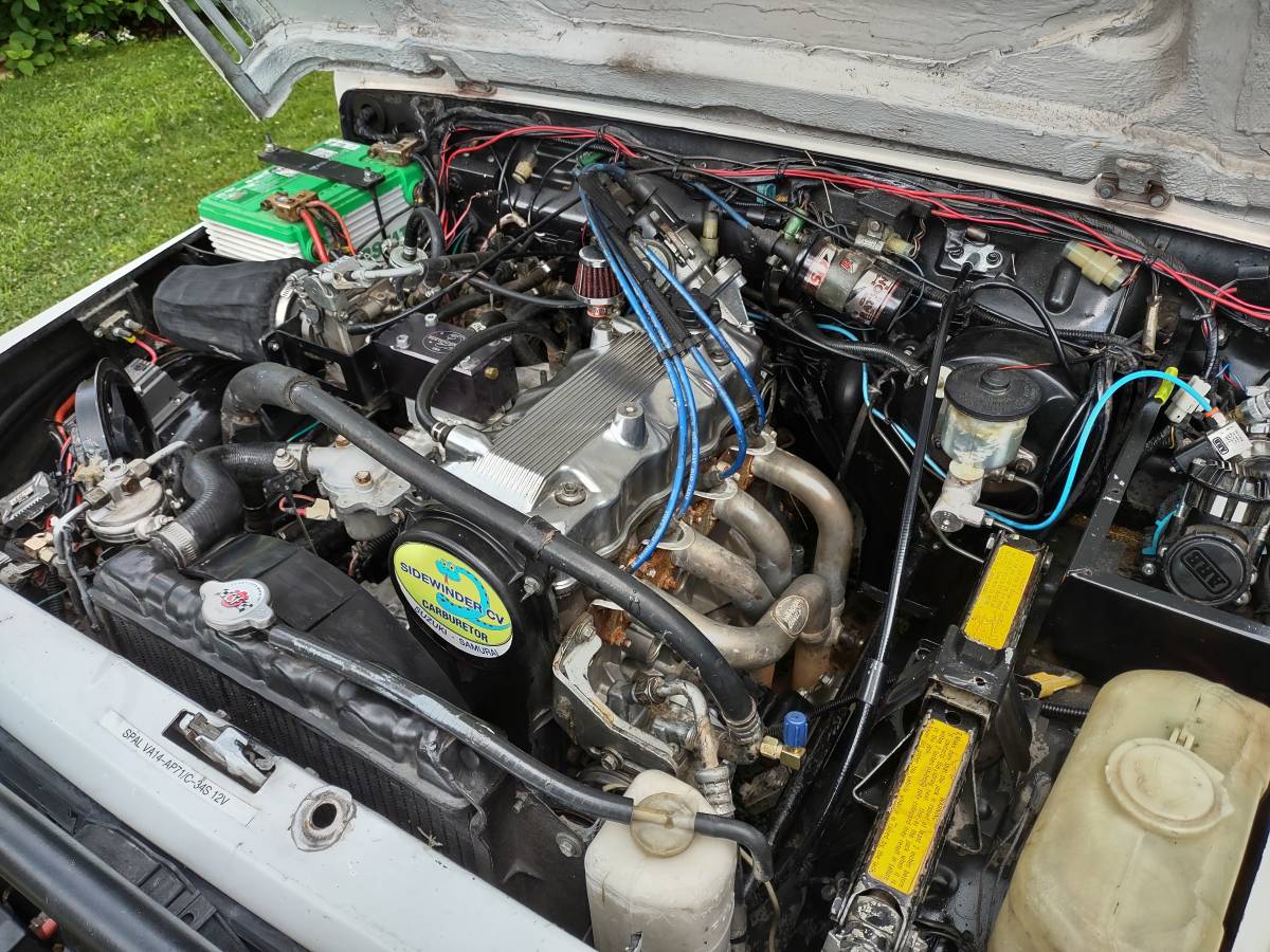 Suzuki-samurai-4x4-1986-white-46