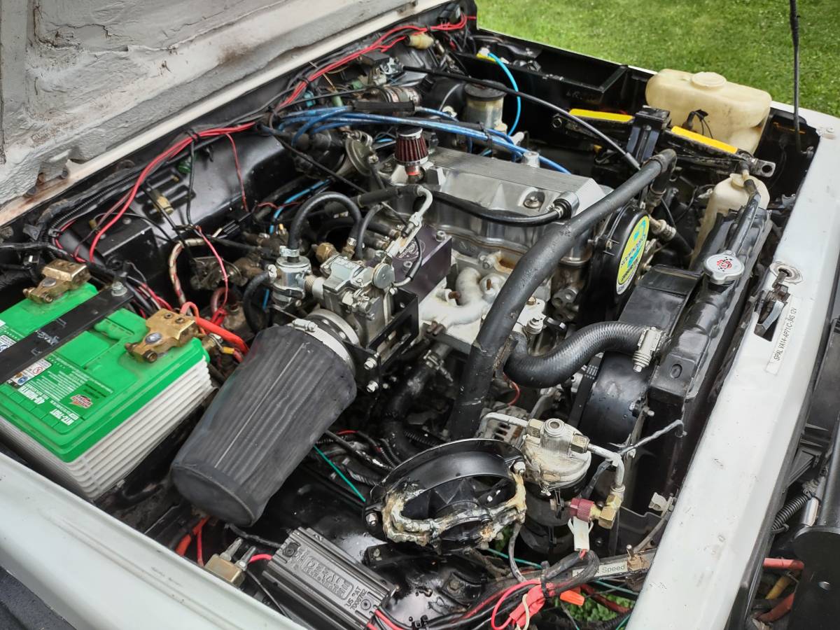 Suzuki-samurai-4x4-1986-white-9