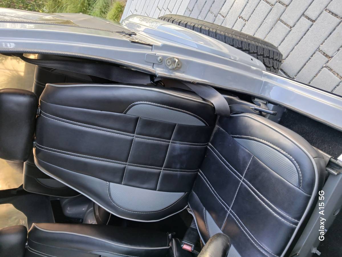 Suzuki-samurai-jimny-canvas-top-1988-grey-10