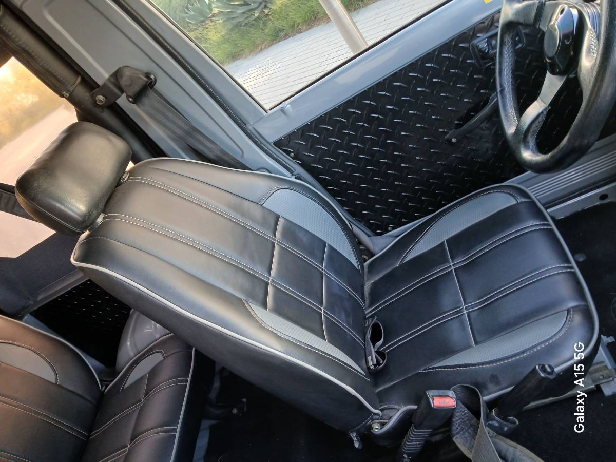 Suzuki-samurai-jimny-canvas-top-1988-grey-19