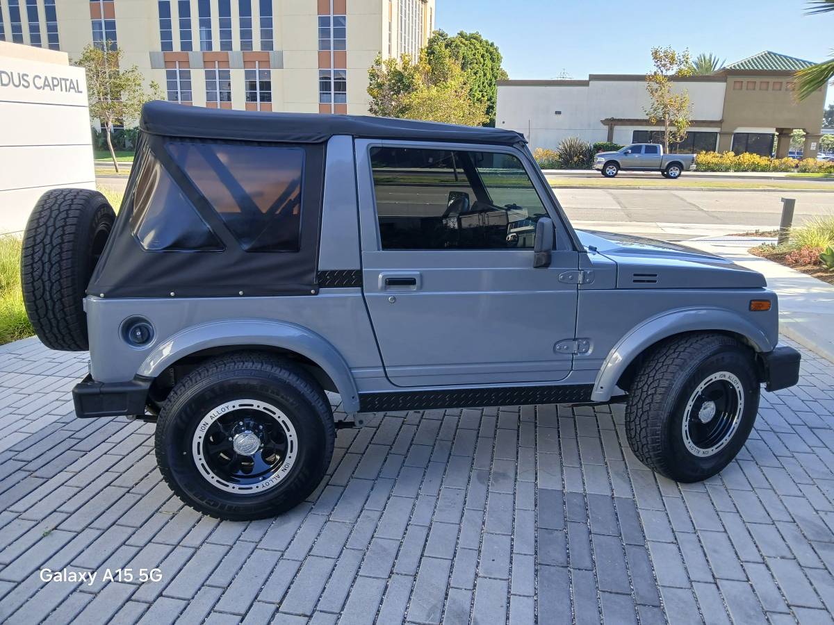 Suzuki-samurai-jimny-canvas-top-1988-grey-4