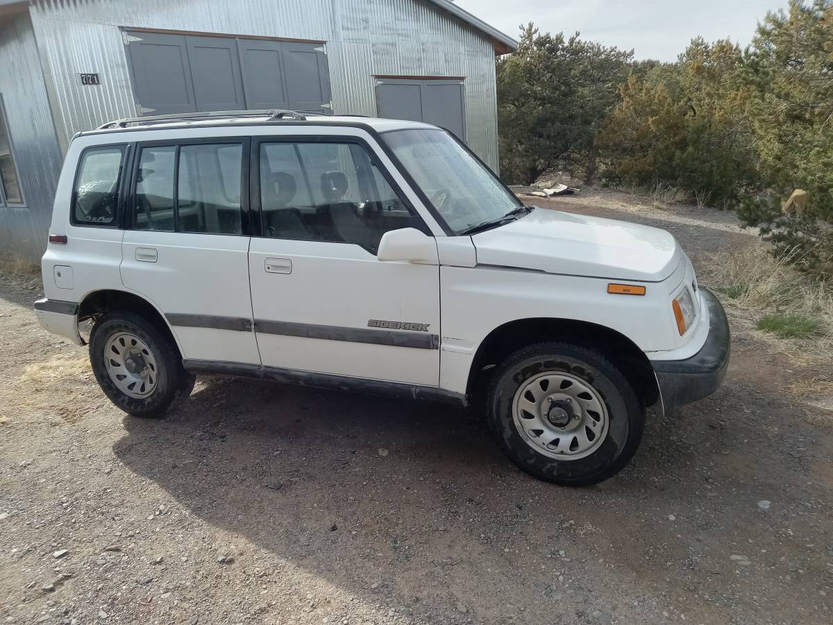 Suzuki-sidekick-1994