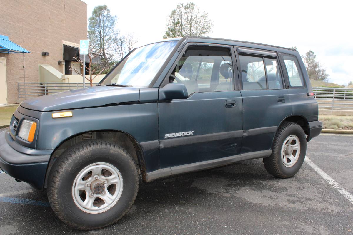 Suzuki-sidekick-1995-green