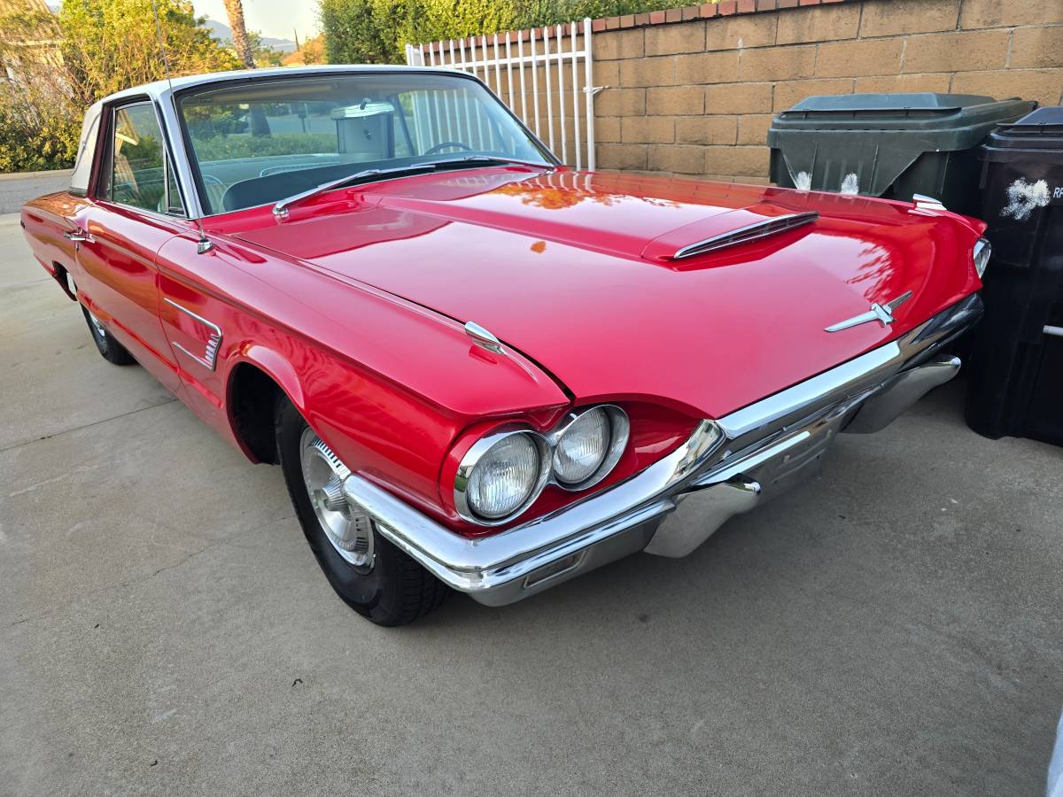 Thunderbird-1965-red